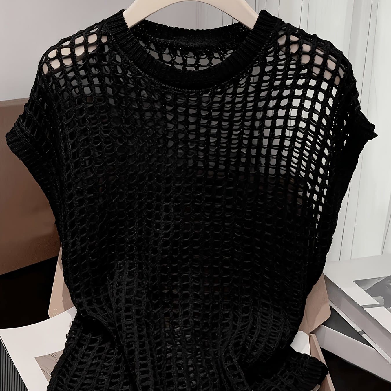 TEMU New 2026 Spring/summer Women's Openwork Top, Featuring Round Neckline That Exudes A Casual, -back Minimalist Vibe, An For Summer Beach Vacations