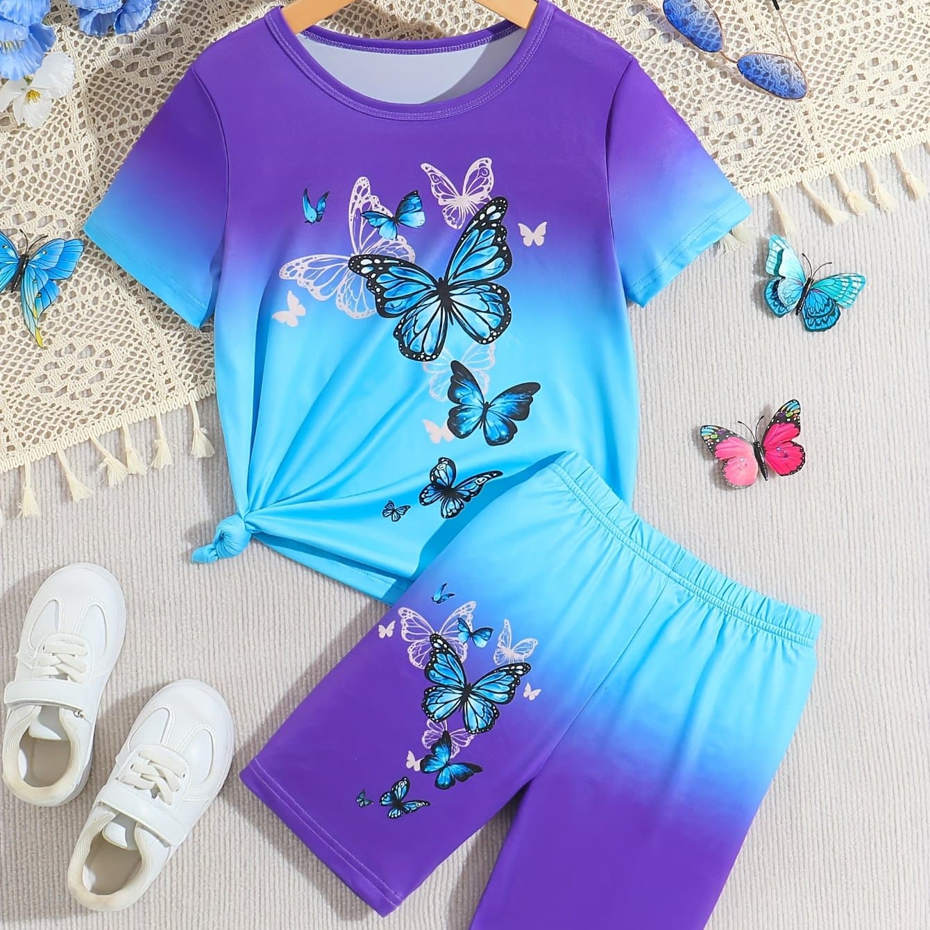 TEMU Girls' 2pcs Set: Gradient Print Round-neck T-shirt And Solid Color Shorts Casual Summer Suit, Short-sleeved, Loose Fit, Suitable Outdoor Wear, Perfect For Outdoor