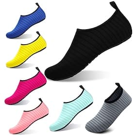 chaussures aquatiques confortables à enfiler pour hommes et femmes – chaussures de plage et de piscine légères, flexibles et antidérapantes