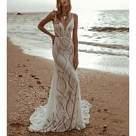 Robe de mariée de plage vintage ouverte dans le dos sirène camisole col en V sans manches traîne balayante en mousseline avec plis couleur unie