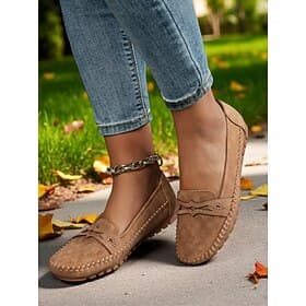 Women's Perforated Moccasin Loafers – Soft Non-Slip Casual Flats for Fall Commutes, Garden Paths and Daily Errands