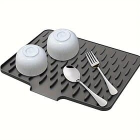 2pcs Kitchen Non-Slip Silicone Drainage Mats – Built-in Drain Design, Heat Resistant and Easy to Clean, Suitable for Countertops, Sinks, and Refrigerators