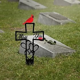Metal Cemetery Memorial Plaque for Remembrance, Iron Cross Grave Marker with Red Cardinal Bird and Floral Decor, Outdoor Garden Stake Tribute for Memorial Day
