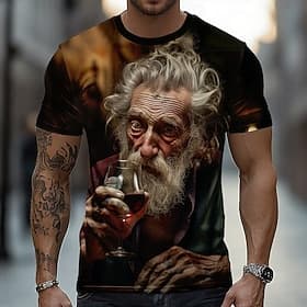 Herren-T-Shirt mit Grafikmotiv: Alter Mann trinkt Rotwein. Künstlerisches, filmisches Porträt eines Weinliebhabers. Kurzarm, Rundhalsausschnitt, lässiges Shirt