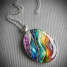 Collier pendentif ovale en verre, style rétro tendance, orné d'un ciel étoilé coloré et onirique, pour femmes et hommes. Bijou accessoire pour le cou.