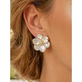 Women's Elegant Floral Stud Earrings, Alloy Flower Earrings in White and Gold for Summer Vacation, Wedding Guest, Party and Daily Wear