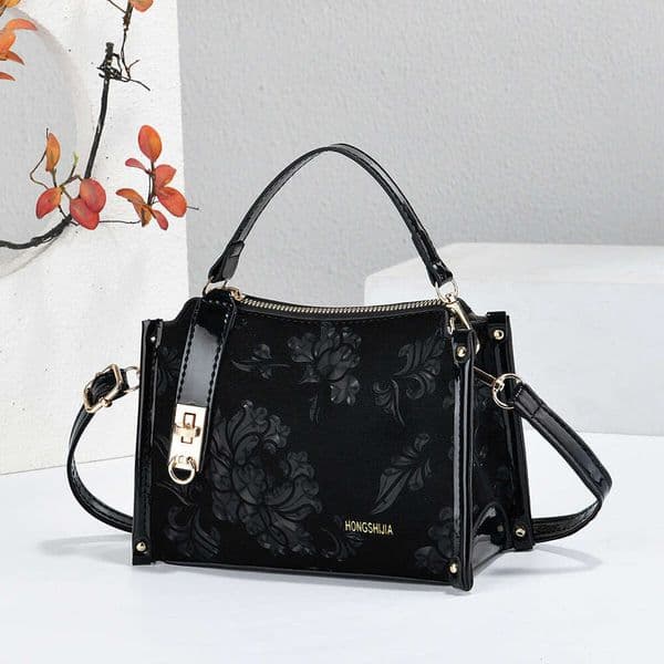 Designer Bag 2026 New Niche Design Exquisite Fashionable Elegant Women's Handbag Large Capacity Versatile Trendy Shoulder Crossbody Bag