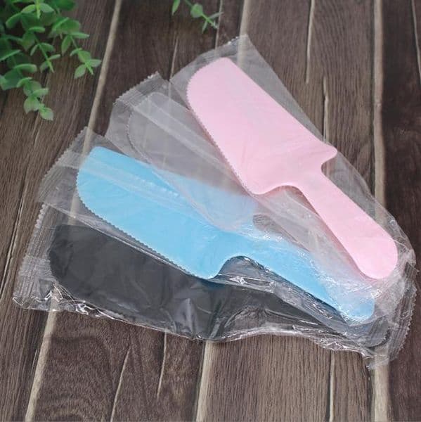 Solid serrated plastic cake knife bread knifes special knives for the cake shop baking accessories