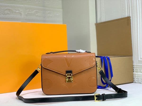 Designer evening bag designer ladies handbag leather letter classic fashion size 25-19-7 cm m45596