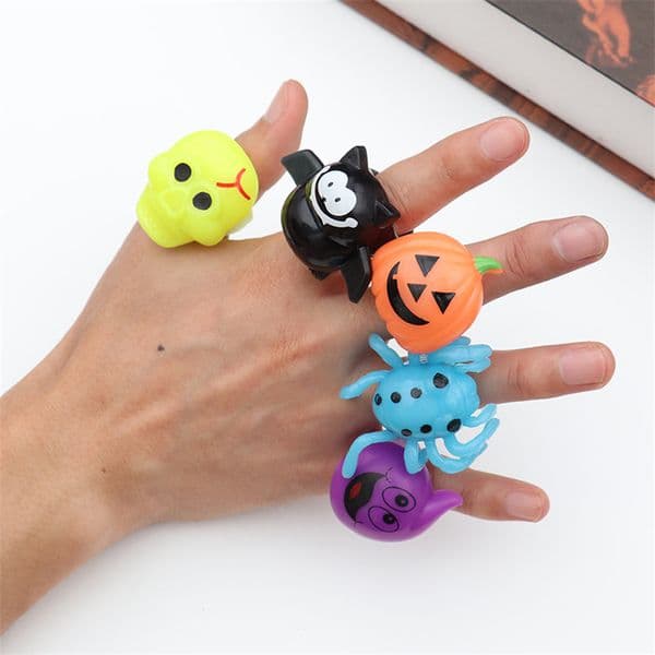 50%off Halloween Gift Ball Party Favor Finger Light Luminous Toy Pumpkin Skull Bat Ring C70816A ottie