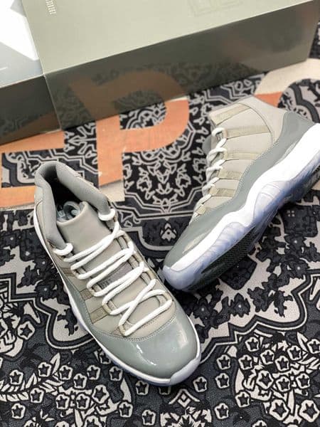 2021 Hot Authentic 11 Cool Grey Sneakers Medium Grey White Real Carbon Fiber 11S Concord 25th Anniversary Retro Men Boots Sports Shoes Box