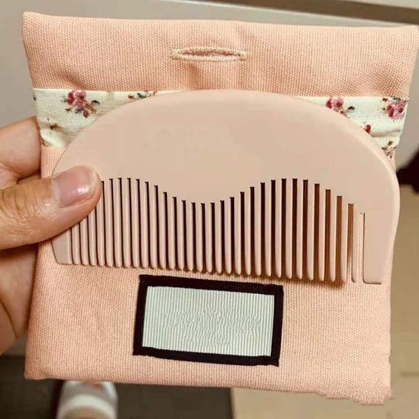 2021 Mini Cute Little Combs Practical Sandalwood Comb with Gift Box for Women Girls Holiday Gifts 00888