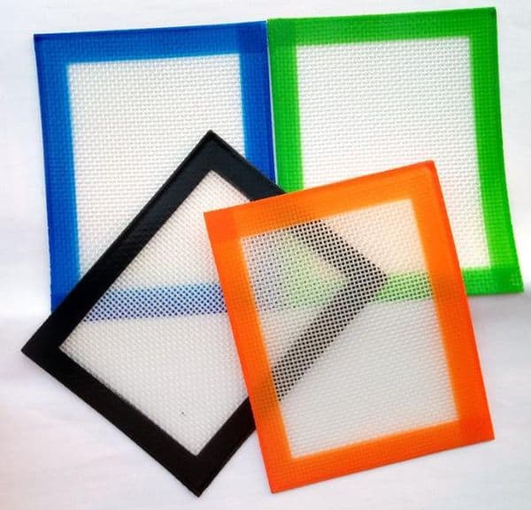 102x127mm Food grade Baking Pads small non-stick slick oil silicone mat dab wax mats fibreglass construction SN5296