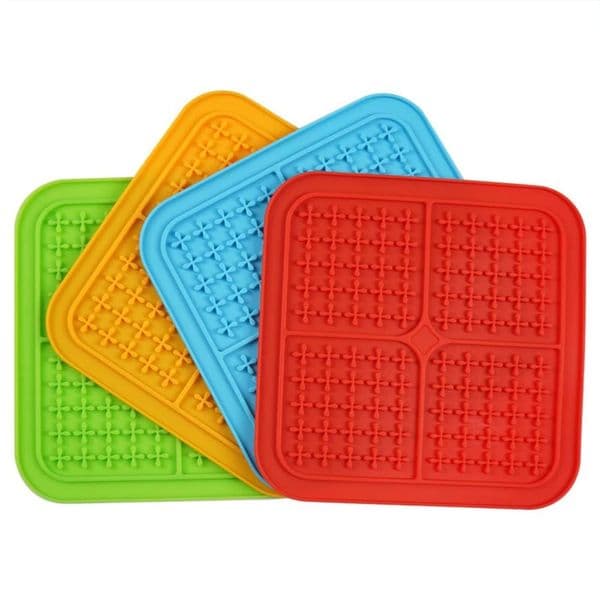 Silicone Pet Lick Mat Anti-choking Slow Feeders Lick Pads For Dog Sucker Food Bathing Training Grooming Claw Care Feeder