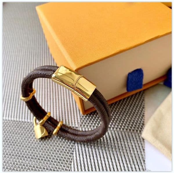 2023 Fashion Round Brown PU Leather Bracelet with Metal Lock Head In Gift Retail Box Stock SL05