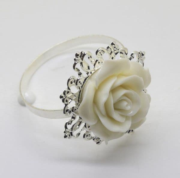 200pcs/Bag White Rose Decorative Silver Napkin Ring Serviette Holder for Wedding Party Dinner Table Decoration Accessories SN2029