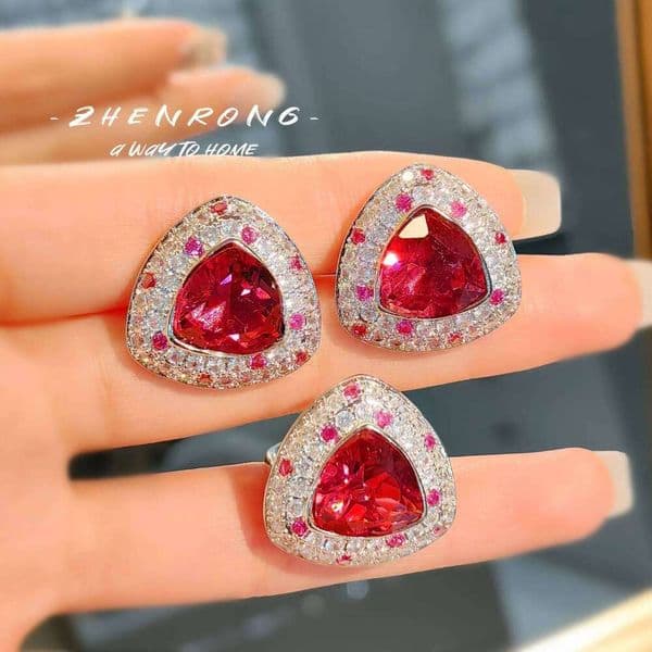 2024 New Geometric Triangle Ruby Ring Earrings Luxury Elegant Cubic Zirconia White Gold Plating Wedding Bridal Jewelry Sets
