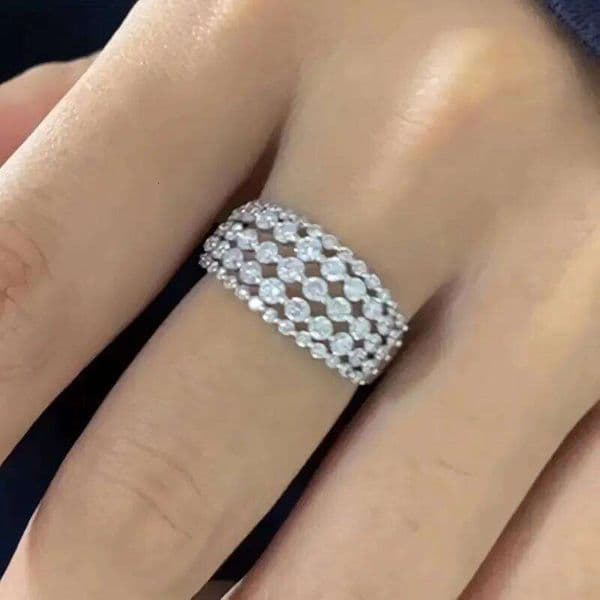 Trendy and minimalist style hollow out multi-layer inlay round diamonds rings women suitable for daily ring jewelry gifts