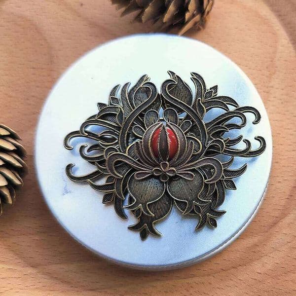 Original designer craftsmanship silver wire black gold brooch Chinese retro palace style neutral men and women charm jewelry