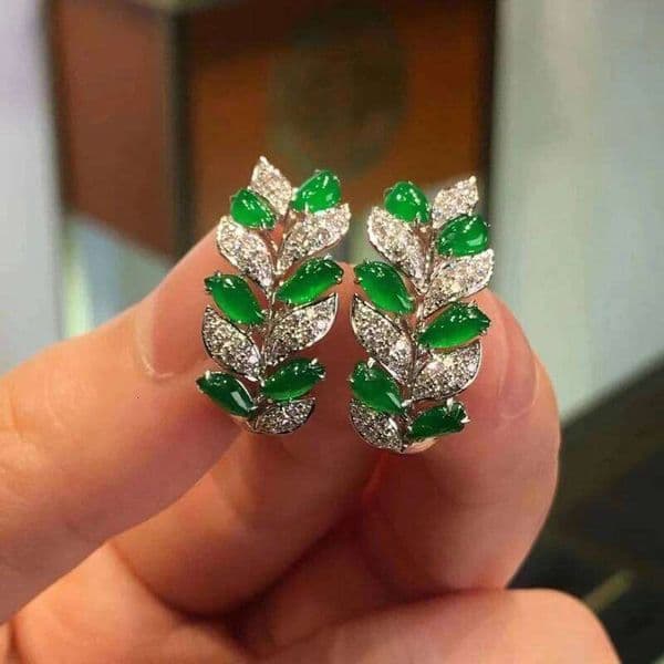 Natural chrysoprase leaves earrings women exquisite and elegant suitable for daily wear light luxury high-end silver jewelry