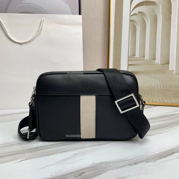 Top Quality Designer Men's Leather Shoulder Bag Fashion Business Messenger bag Luxurious Crossbody Bag daily commuter bag postman bag waist bag phone bag coin purse