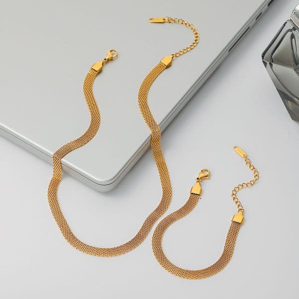 European and American Style Titanium Necklace for Women, Light Luxury High-end Bracelet, Non-fading Jewelry, Stainless Steel Accessories, Cross-border