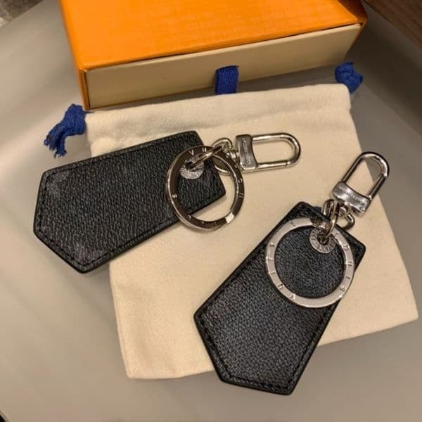 Keychains Lanyards Couples Designer Letter Keychains Fashion Leather Men Car Keychain Women Bag key chain