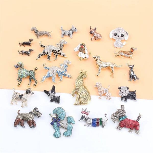 Vintage Luxury Rhinestone Puppy Brooch Dame Dog Animal Pin Elegant Ladies Clothing Accessories