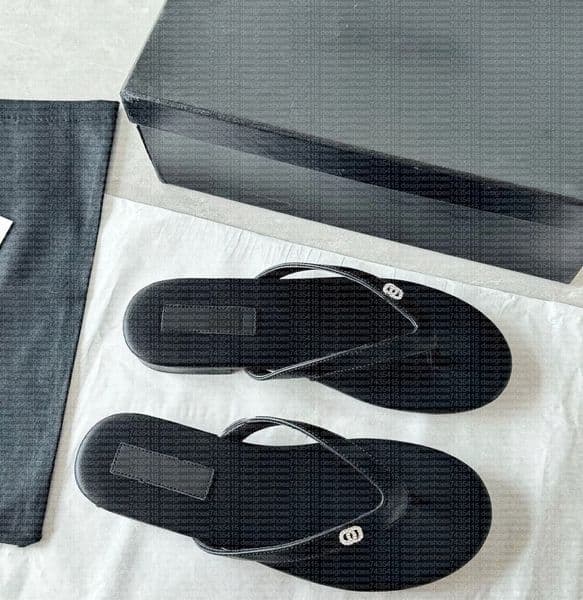 Luxury Designer designer shoes women High quality Sandals Shoe Slide Summer fashion Wide flat flip-flops classic printed letter sandals size 35-42