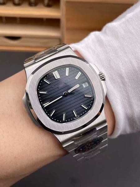 VF 5711 watch 324 integrated movement Diameter 40mm Thickness 83mm Stainless steel strip Waterproof and luminous Blue dial