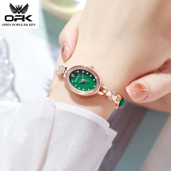 2026 new model Elegant style oval dial integrated metal strap bow gemstone decoration fashionable watch soft retro style chain luxury women's watch