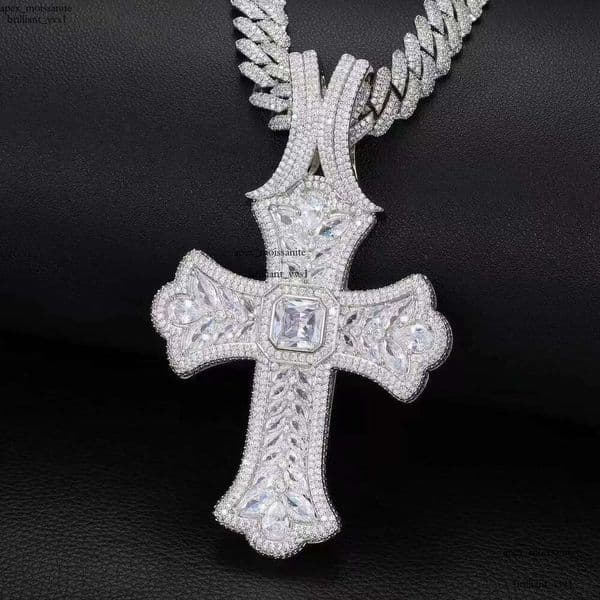Designer Jewelry S Sier Mosonite Necklace Cross Pendant Cuban Link Chain with Seconds Over Tester Iced Out Vvs Moissanite Dia