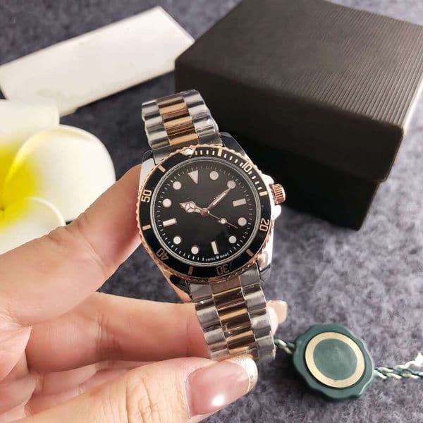 New Light Luxury Gold Black Dial Diving Steel Band Design Quartz Watch Sports Women's Model