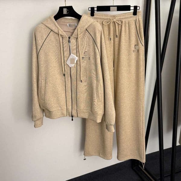 Designer 26 New Sports Fashion Set With Beaded Chain Decoration, Logo Embroidery, Letter Long Sleeve Jacket + Elastic Wide-Leg Pants