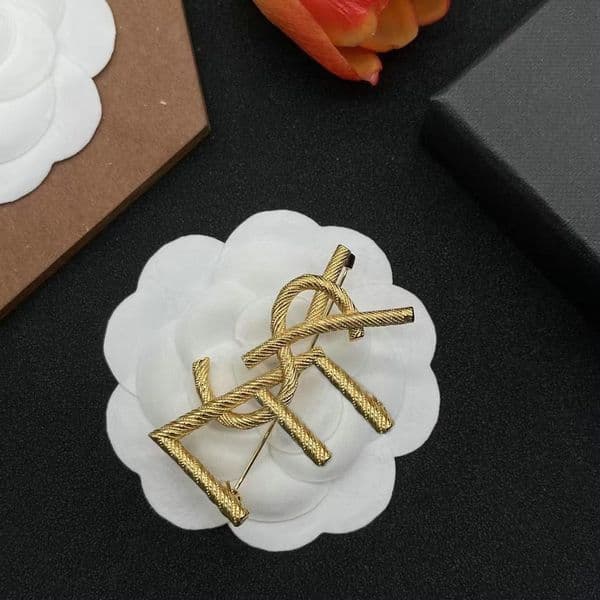 20 Style Designer Brooch Crystal Rhinestone Jewelry Woman Men Broche Pearl Pins Broches Wedding Party Clothing accessories