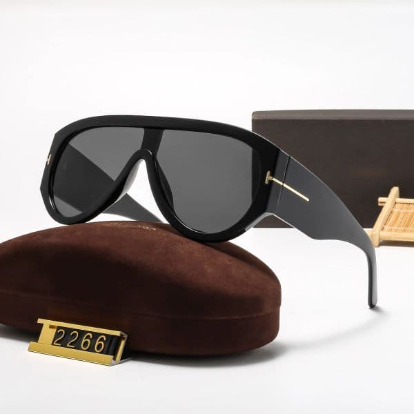 High-End Designer Brand Fashion Sunglasses Elegant Oversized One-Piece Frame Gold UV400 Blocking Eyewear for Outdoor Travel Party
