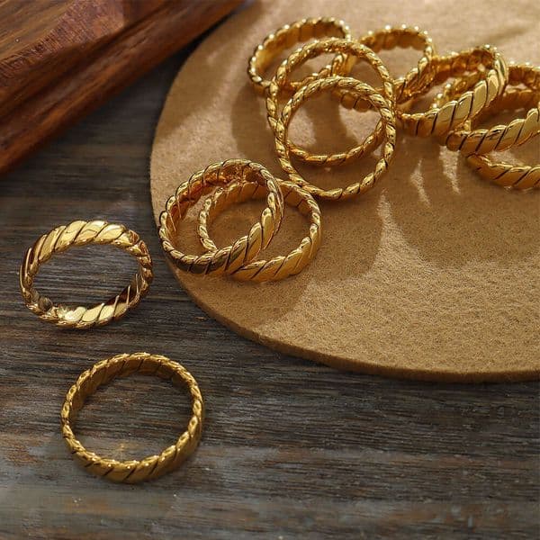 French INS Minimalist Style Light Luxury Fashion Geometric Plain Ring Titanium Steel 18K Gold Plated Vintage Jewelry