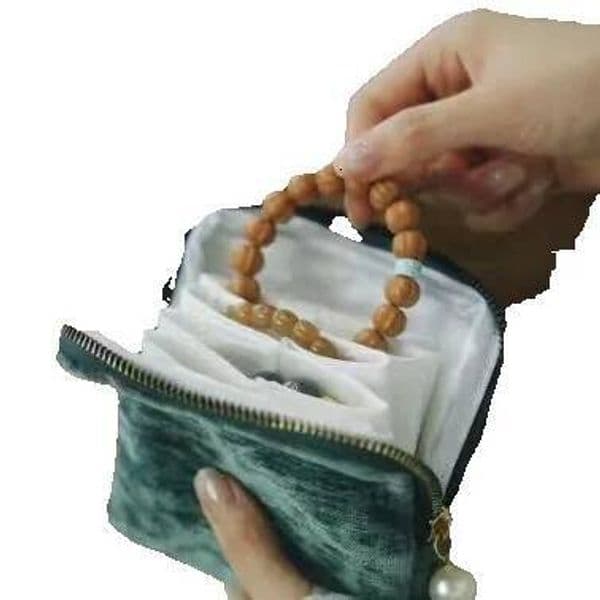 Jewelry bracelet bag, new pearl sanitary napkins for convenient storage, portable travel