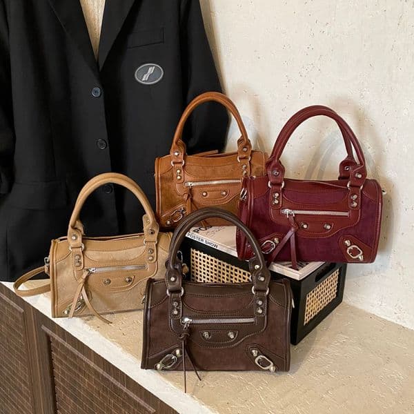 High end fashion personalized motorcycle rivet handbag new patch niche design commuting crossbody bag shoulder bag