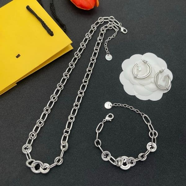 Fashion Designer Stud Earrings for Women Necklace Bracelet Fashion Letter Stud Earrings Wedding Jewelry Set