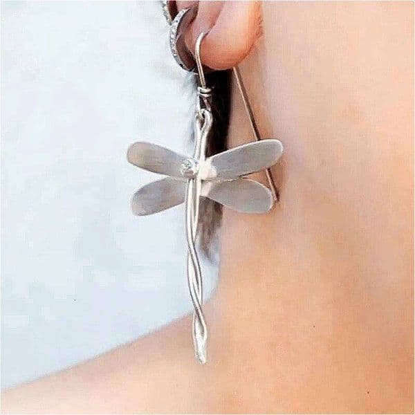 Vinatge Concise Design Handmade Dragonfly Shaped Silvery Plated Dangle Earrings for Women Fashion Creative Vacation Jewelry Gift