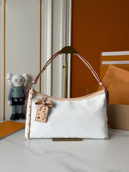 Designer bag handbag ladies bag makeup bag underarm bag crossbody bag L27578