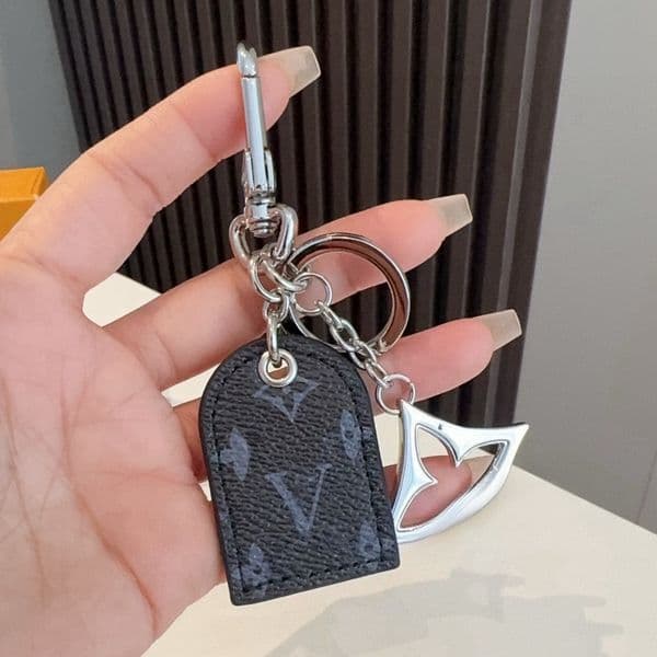 Luxury Key Metal Bag Charm Fashion Chain Flower Heart Designer Lanyards Gold Sliver Keychain Mens Ladies Keychain Holiday Gift Lovely Quality