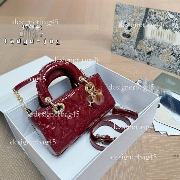 Autumn Winter New Mini Fashion Versatile Luxury bag designer bag Quilted Small Square Trendy Cross Border Magnetic Buckle Shoulder Bag