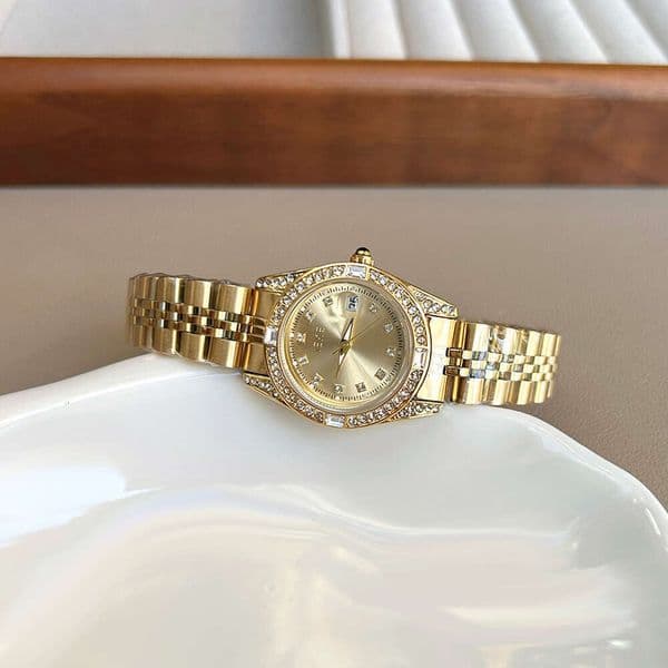 With Box Log Full Diamond Inlaid Edge High-end Design Dainty Elegant Watch for Women Design Niche with Calendar Steel Band Free gift