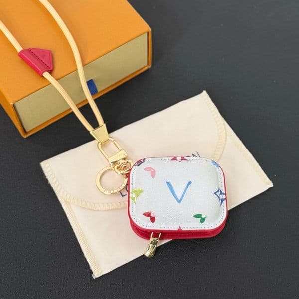 Designer Keychains Leather Strap Unisex Colorful Letter Decoration Strap Detachable Lanyard Case Daily Carry Pair with Zipper Bag