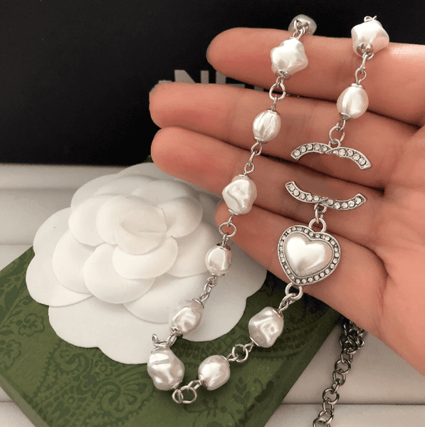 CoCo French style Necklaces Designer Sweater Chain Elegant Lady Long Necklace with Pearl Diamonds Weddings & Banquets upscale Jewelry Pendant Necklaces
