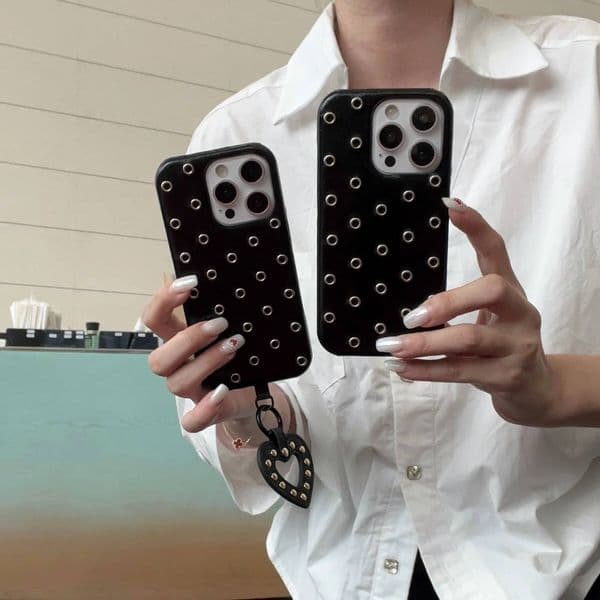 Creativity Korean Luxury Black Leather round Hole Heart Pendent Phone Case For iPhone Max 15 14 16 17 Pro Cover