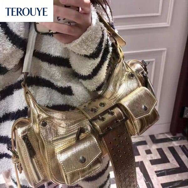 TEROUYE autumn new handbag niche design trend versatile style punk style rivet spicy girl bag fashion women's shoulder bag