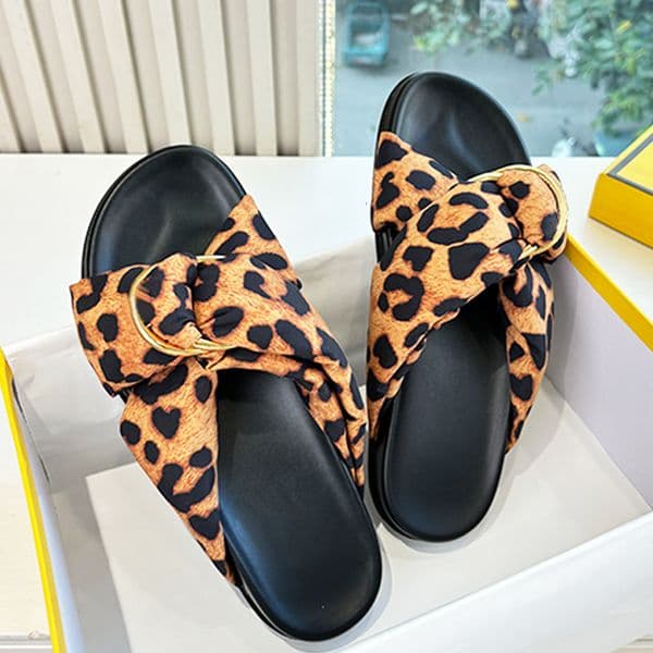 New Men Women Luxury Slippers Feel Knotted Slides Cross Sandals Swimming Pool Slide Satin Fabric Multicolour Platform Heel Casual Shoe 1046